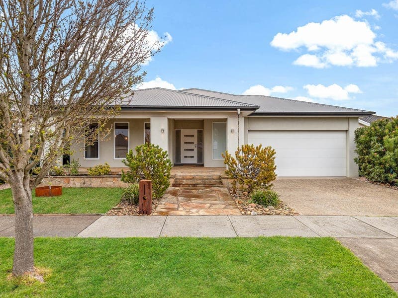 4 Mount Vista Close