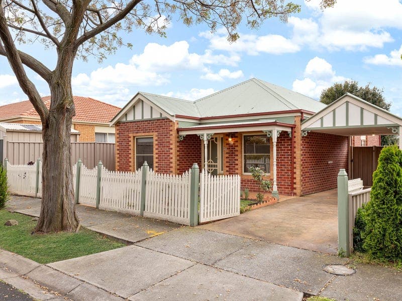 24 Toongabbie Place