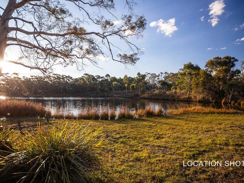 15 Bottlebrush Close