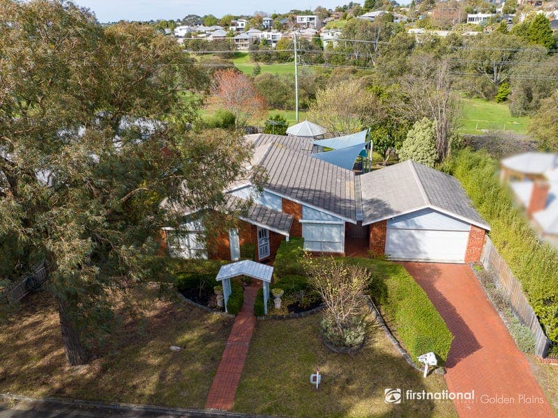 46 James Cook Drive