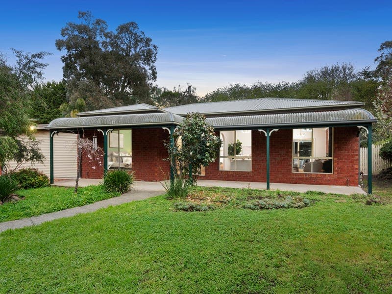 37 James Cook Drive