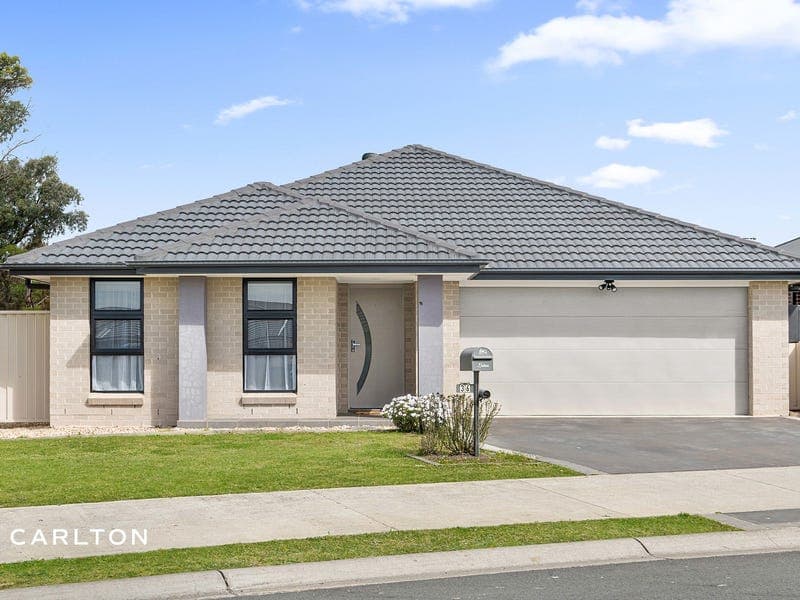 36 Kamilaroi Crescent