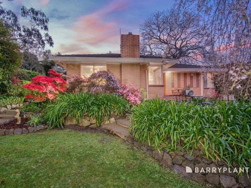 4 Robina Road