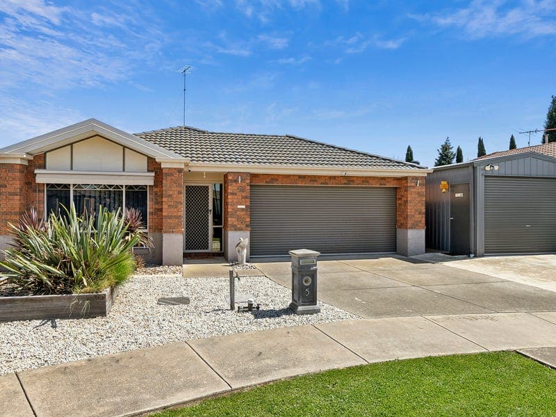 5 Petrea Close